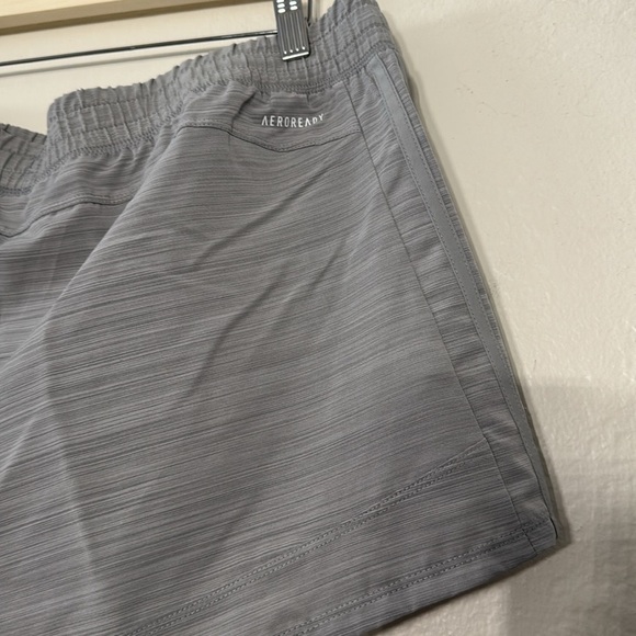 NWT Adidas Aeroready Pacer Running 3-Stripes MidRise 3" Inseam Short Hth Gray XL - Picture 10 of 14